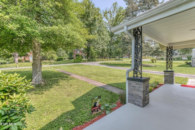 105 Crossway Rd, Bristol, VA 24201 - view of grassy yard with covered porch