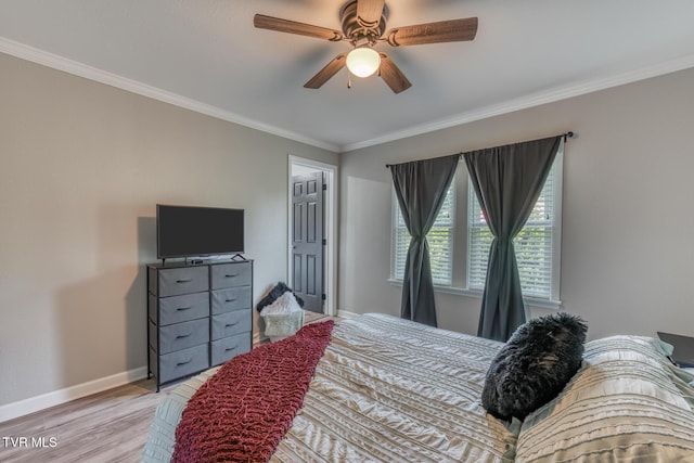 105 Crossway Rd, Bristol, VA 24201 - bedroom featuring crown molding, wood finished floors, baseboards, and ceiling fan