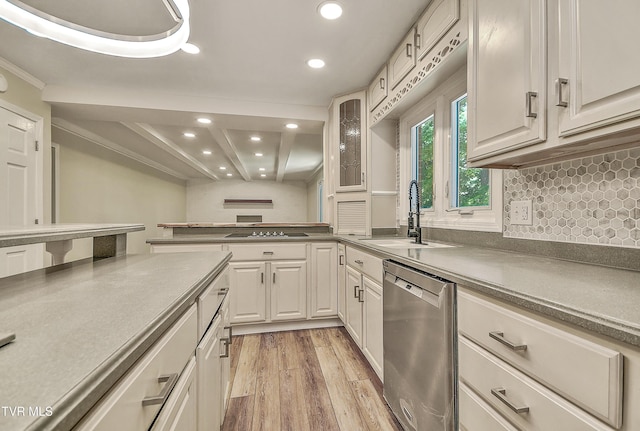 505 Red Oak Ln, Kingsport, TN 37663 - kitchen with dishwasher, light wood-type flooring, recessed lighting, backsplash, and black electric cooktop