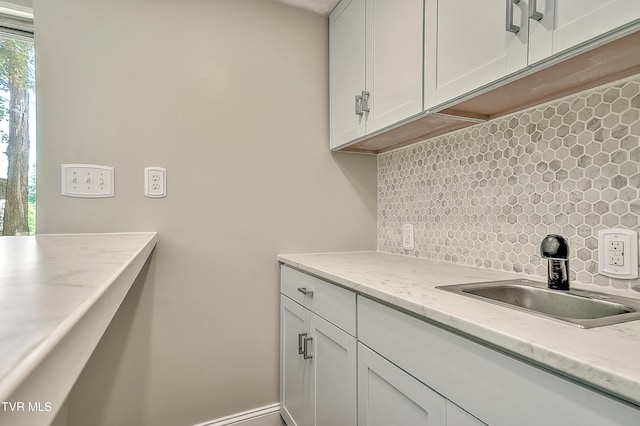 505 Red Oak Ln, Kingsport, TN 37663 - washroom with baseboards and a sink
