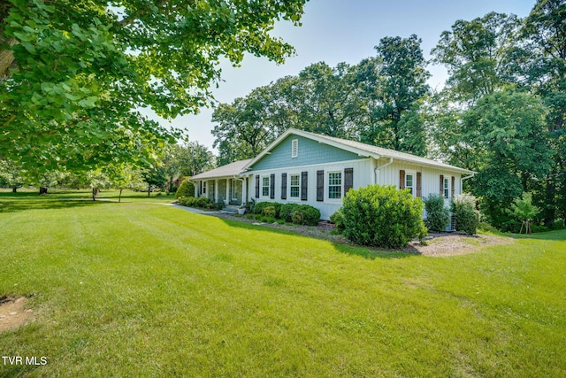 421 High Ridge Rd, Kingsport, TN 37660 - rear view of property with a lawn