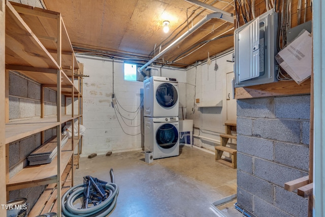 421 High Ridge Rd, Kingsport, TN 37660 - basement featuring stacked washer and clothes dryer