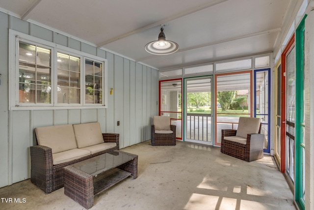 421 High Ridge Rd, Kingsport, TN 37660 - sunroom featuring an outdoor living space