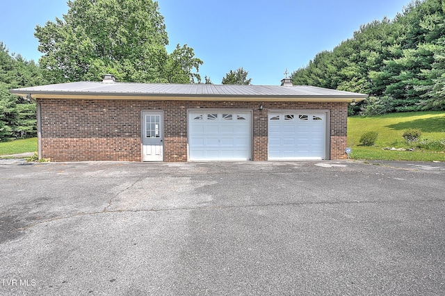 14191 King Mill Pike, Bristol, VA 24202 - view of garage