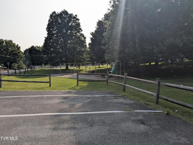 1319 5th St, Bristol, TN 37620 - view of community