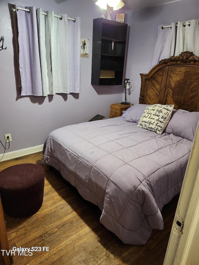 127 Banner St, Erwin, TN 37650 - bedroom featuring wood finished floors and baseboards