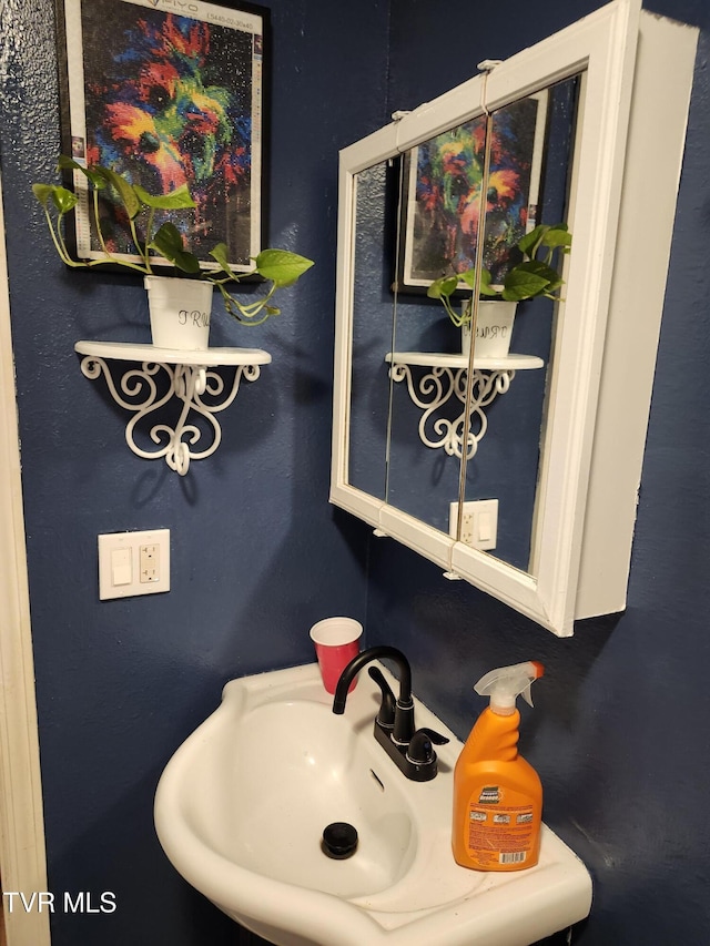 127 Banner St, Erwin, TN 37650 - bathroom with a sink