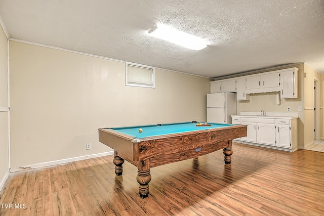 112 Hillview Rd, Kingsport, TN 37664 - playroom with light wood finished floors, pool table, a textured ceiling, and ornamental molding