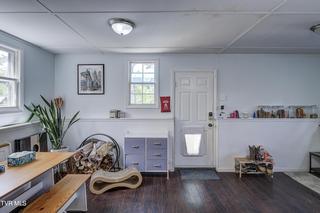175 Shenandoah Dr, Johnson City, TN 37601 - foyer with dark wood finished floors and baseboards