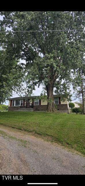 15266 Spring Valley Rd, Abingdon, VA 24210 - view of front of home featuring a front lawn