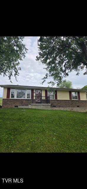 15266 Spring Valley Rd, Abingdon, VA 24210 - single story home featuring a front lawn