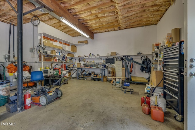 100 Pointe Dr, Piney Flats, TN 37686 - garage with a workshop area