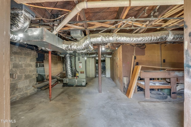 645 Suffolk Ave, Bristol, VA 24201 - unfinished below grade area with heating unit