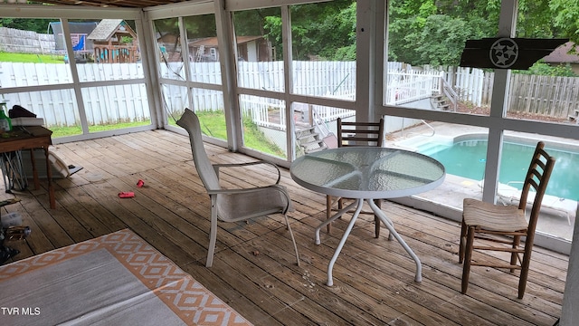 1315 Lowe St, Elizabethton, TN 37643 - view of sunroom / solarium