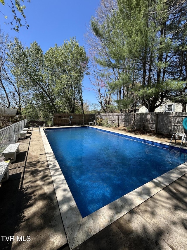 172 Dakota Rd, Bristol, VA 24201 - view of pool with a fenced backyard