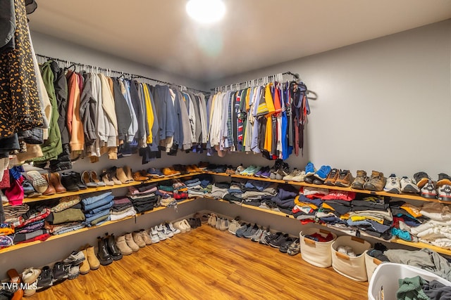 172 Dakota Rd, Bristol, VA 24201 - walk in closet featuring wood finished floors