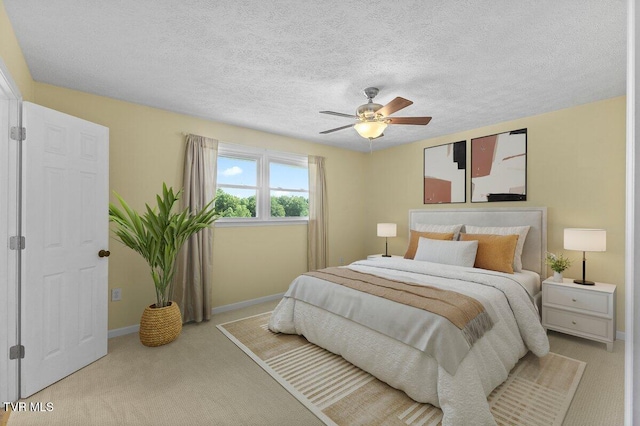 152 Ezee St, Elizabethton, TN 37643 - carpeted bedroom featuring a ceiling fan and a textured ceiling