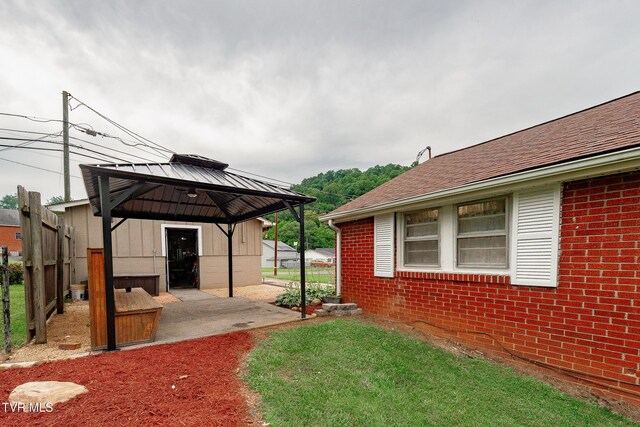 2009 Tenneva St, Kingsport, TN 37665 - view of yard featuring a gazebo and a patio area