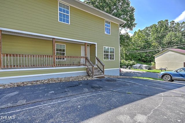 660 S Jena Beth Dr Unit 1, Elizabethton, TN 37643 - view of front of house with covered porch and uncovered parking