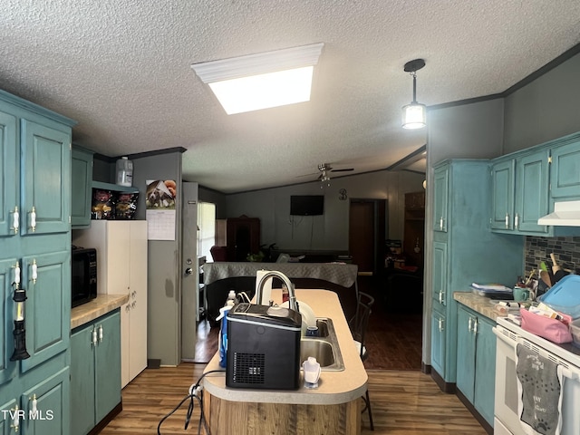 861 Hickory Tree Rd, Bristol, TN 37620