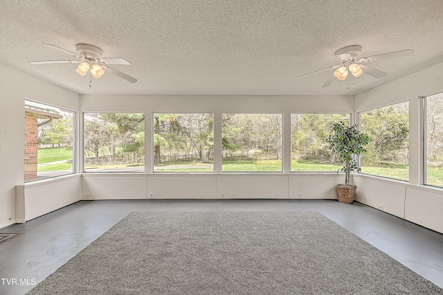 646 Meadow View Rd, Bristol, TN 37620 - unfurnished sunroom with a ceiling fan