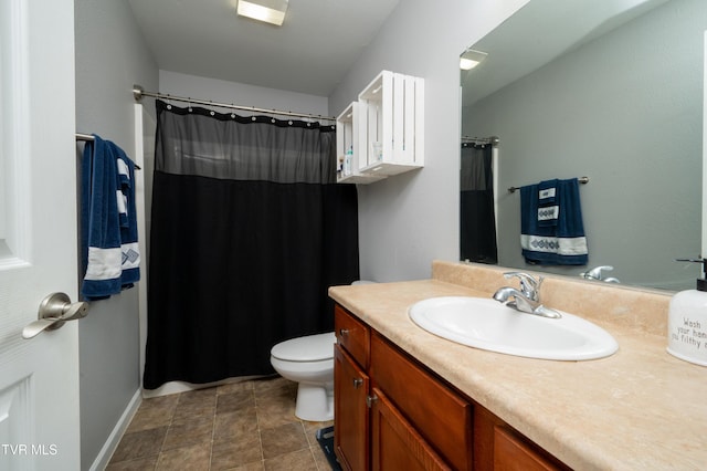 395 Kings Rd, Piney Flats, TN 37686 - full bath featuring vanity and curtained shower