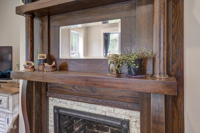 801 Watauga St, Kingsport, TN 37660 - detailed view of a fireplace
