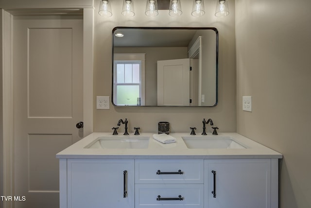 801 Watauga St, Kingsport, TN 37660 - bathroom featuring double vanity