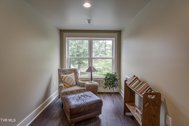 801 Watauga St, Kingsport, TN 37660 - living area featuring dark wood-style flooring and recessed lighting