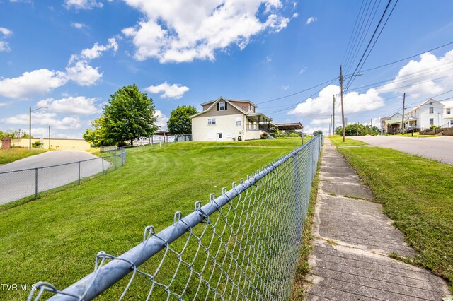 934 Massachusetts Ave, Bristol, VA 24201 - view of yard