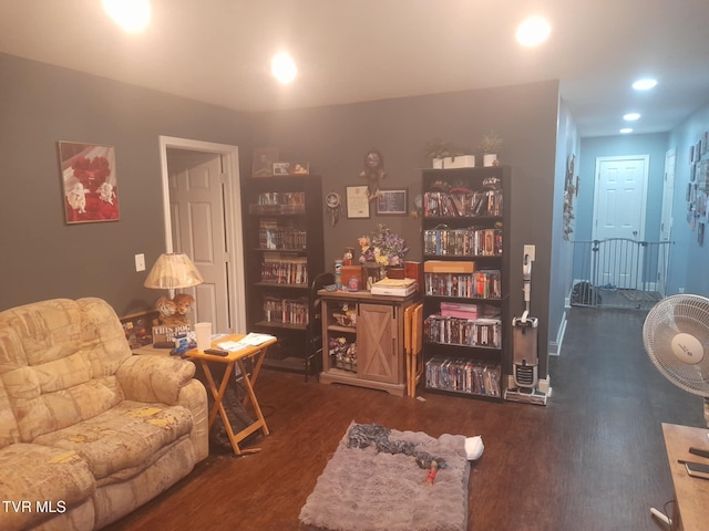 1080 Nicole Pl, Kingsport, TN 37660 - living room featuring wood finished floors and recessed lighting