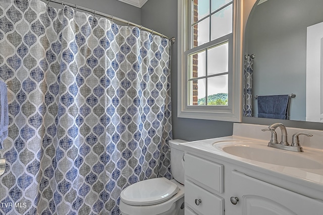 287 Pactolus Rd, Kingsport, TN 37663 - full bath with vanity and a shower with curtain