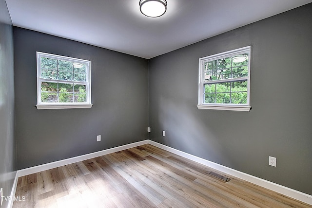 102 Spring Hill Dr, Unicoi, TN 37692 - empty room featuring wood finished floors and baseboards