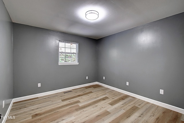102 Spring Hill Dr, Unicoi, TN 37692 - unfurnished room with light wood finished floors