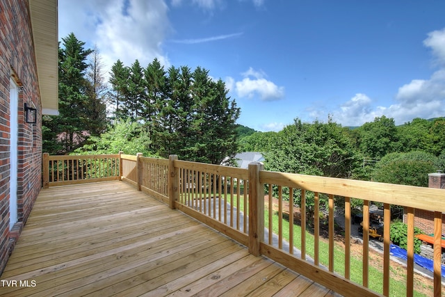 102 Spring Hill Dr, Unicoi, TN 37692 - view of deck