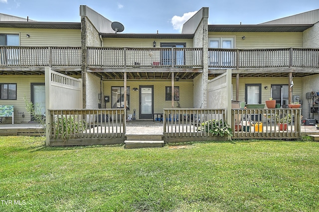 103 Northwinds Dr, Bristol, VA 24201 - back of property with a yard and a deck