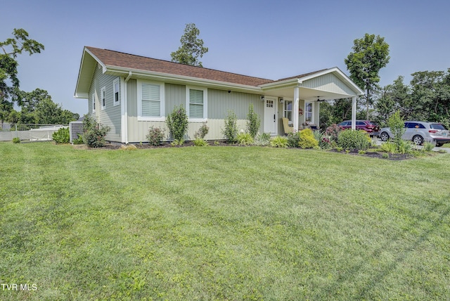 457 W St, Greeneville, TN 37745 - ranch-style home featuring covered porch