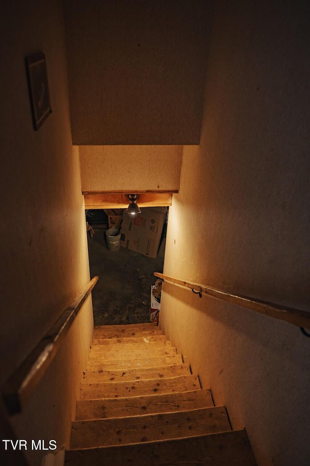 3525 James Phillips Way, Sevierville, TN 37876 - view of stairway