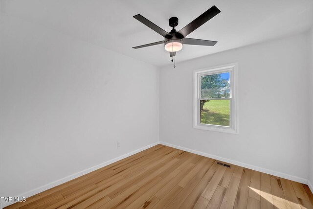 252 Kiser Cir, Jonesborough, TN 37659 - empty room with light wood finished floors and ceiling fan