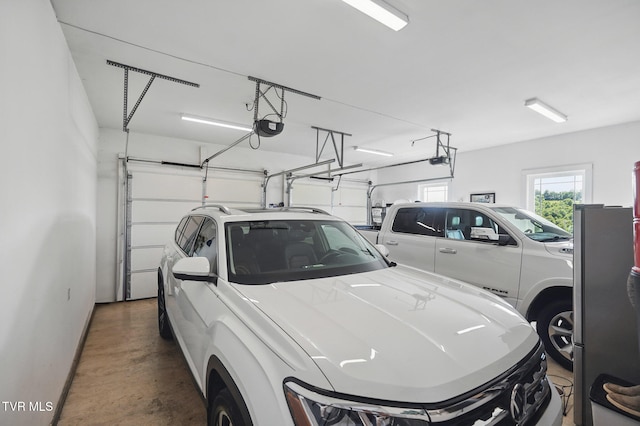 313 Treadway Trl, Jonesborough, TN 37659 - garage featuring a garage door opener