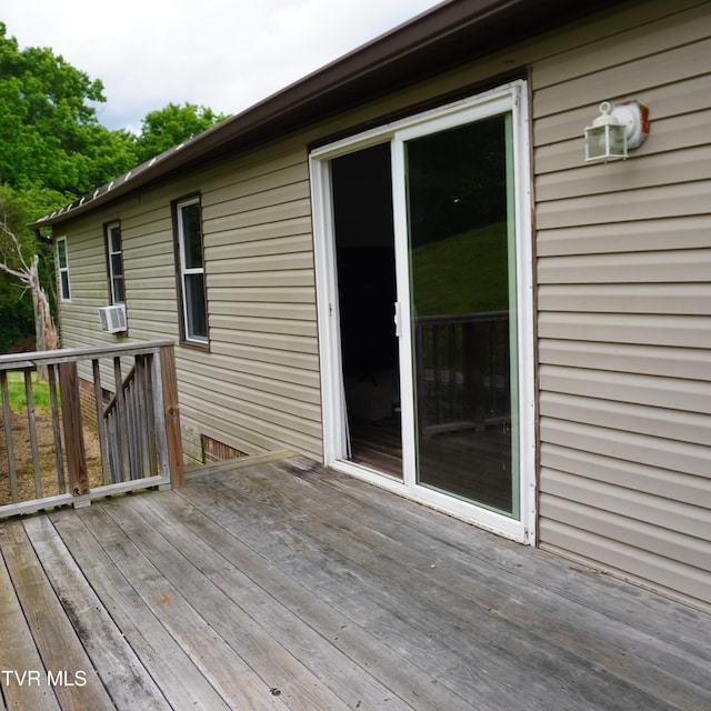 206 Hialeah Dr, Kingsport, TN 37660 - wooden terrace featuring cooling unit