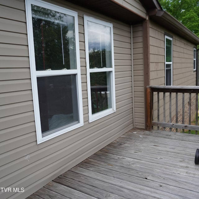 206 Hialeah Dr, Kingsport, TN 37660 - view of wooden terrace