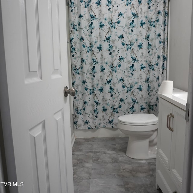 206 Hialeah Dr, Kingsport, TN 37660 - bathroom with vanity and toilet