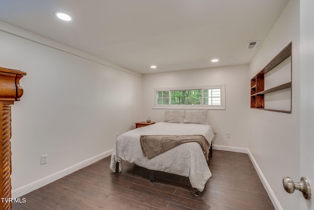 3025 Shipley St, Kingsport, TN 37664 - bedroom with dark wood-style flooring and recessed lighting