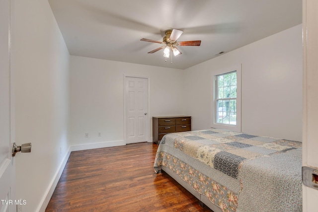 3025 Shipley St, Kingsport, TN 37664 - bedroom featuring wood finished floors and a ceiling fan