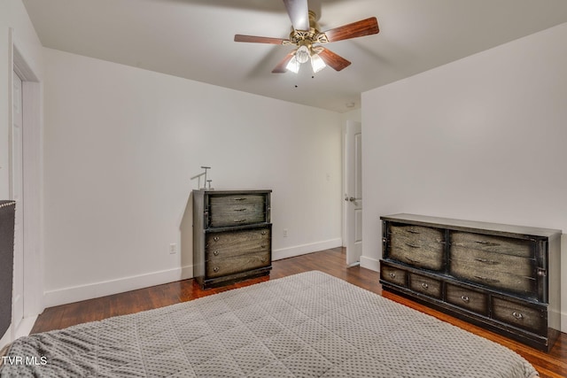 3025 Shipley St, Kingsport, TN 37664 - bedroom with wood finished floors and ceiling fan
