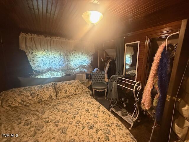 123 Mcmahan Gibbs Rd, Roan Mountain, TN 37687 - bedroom with wood ceiling