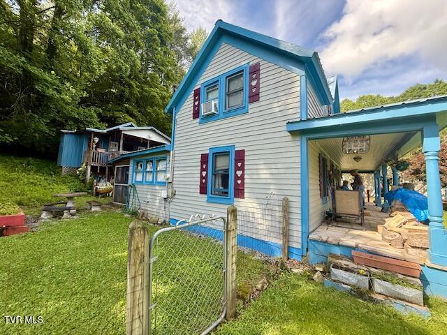 123 Mcmahan Gibbs Rd, Roan Mountain, TN 37687 - view of side of property