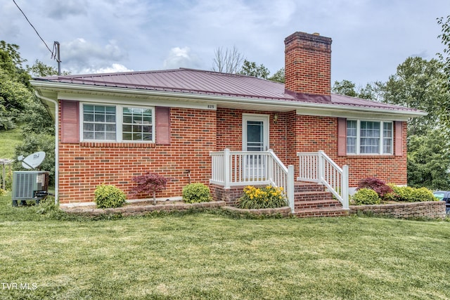 825 Cumberland St, Marion, VA 24354 - photo 1
