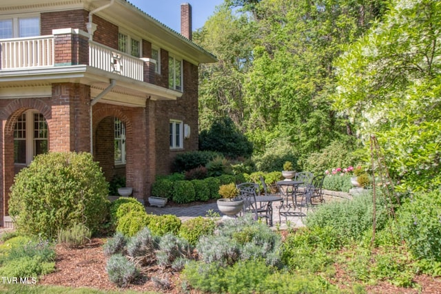 940 Park St, Bristol, VA 24201 - view of yard featuring a balcony and a patio area